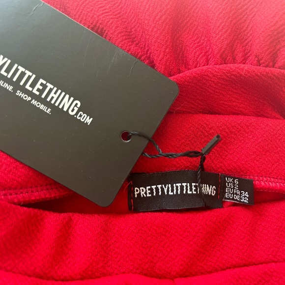 NWT Pretty Little Thing Red Ruffles Shorts Size 2 XS/Small - Picture 4 of 4